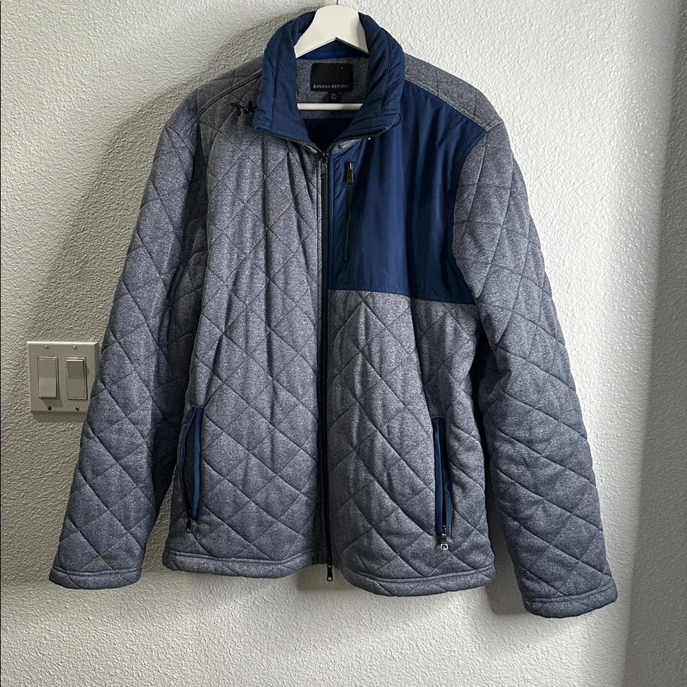 Banana Republic Men's Gray and Navy Quilted Puffer Jacket size XL